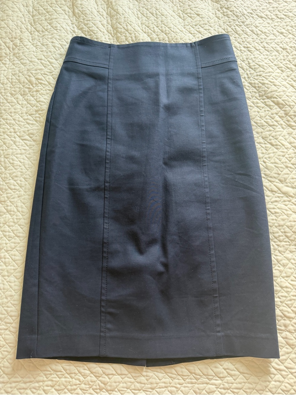 Ann Taylor Navy Blue Pencil Skirt – Size 4 – Classic Career Staple